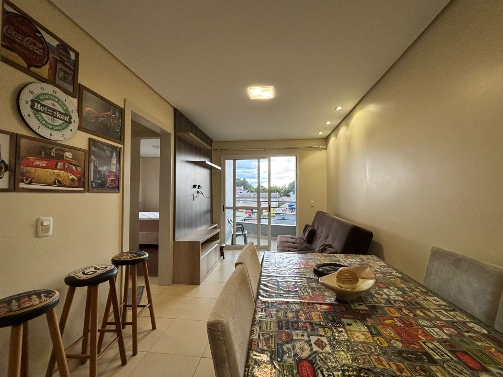 Apartamento mobiliado e decorado, pronto para morar